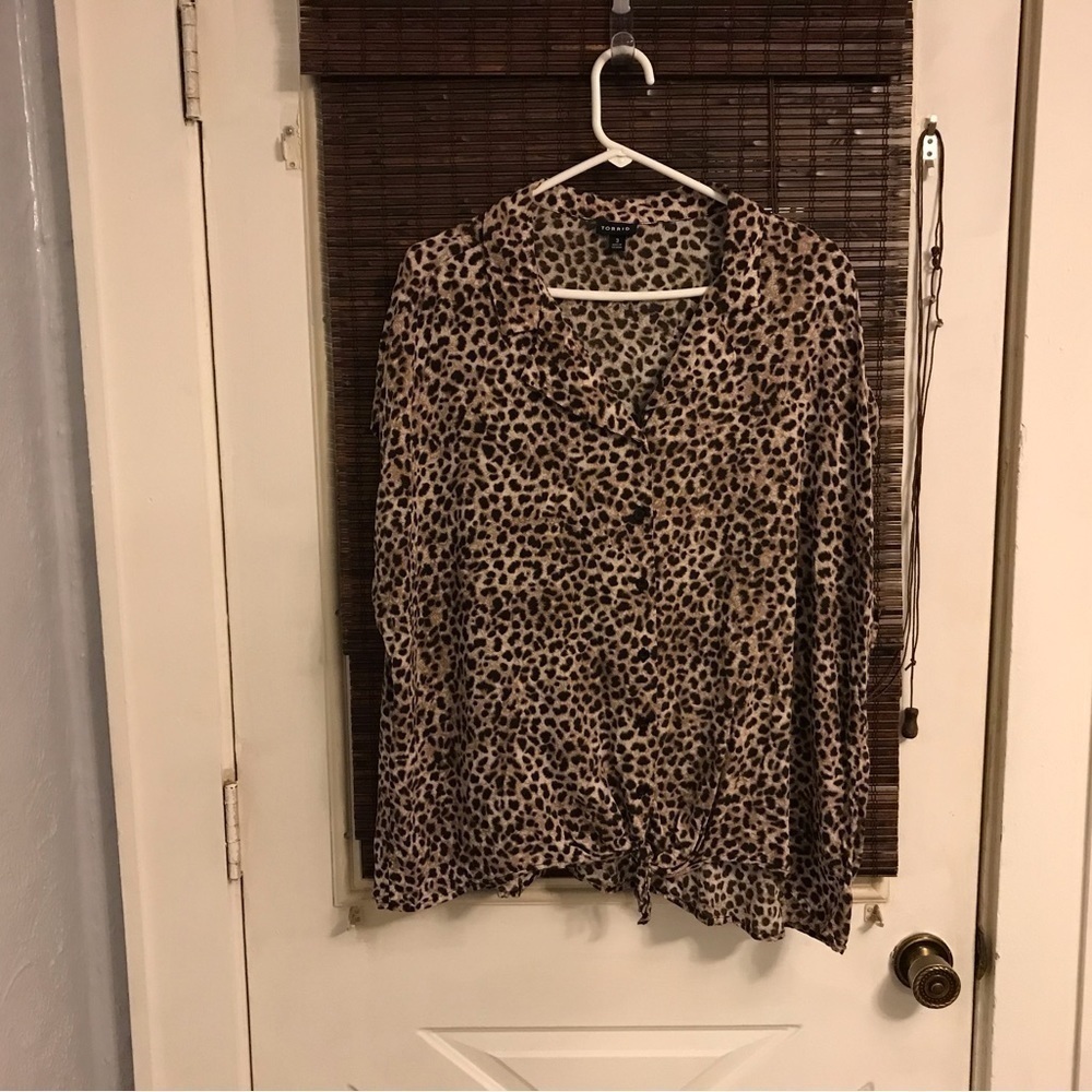 Torrid  Leopard Women’s sleeveless Blouse